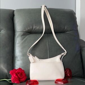 Coach Vintage 9136 Shoulder/Crossbody Bag🎀🎀🎀